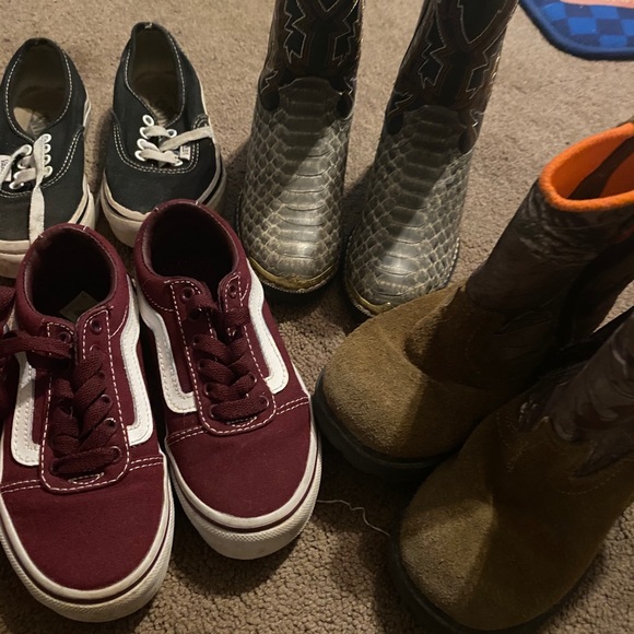 Boy stuff - Picture 3 of 5